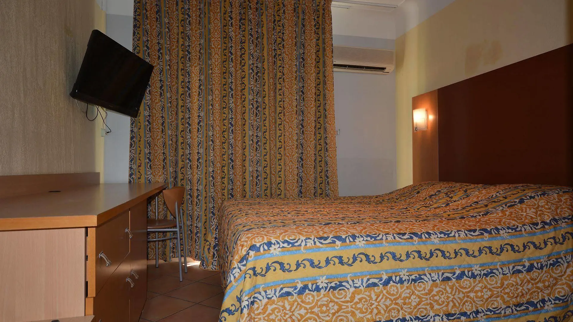 Albergo Hotel Saint-Laurent-du-Var